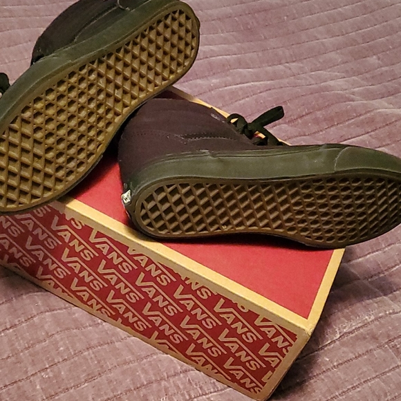 Vans - Picture 4 of 5